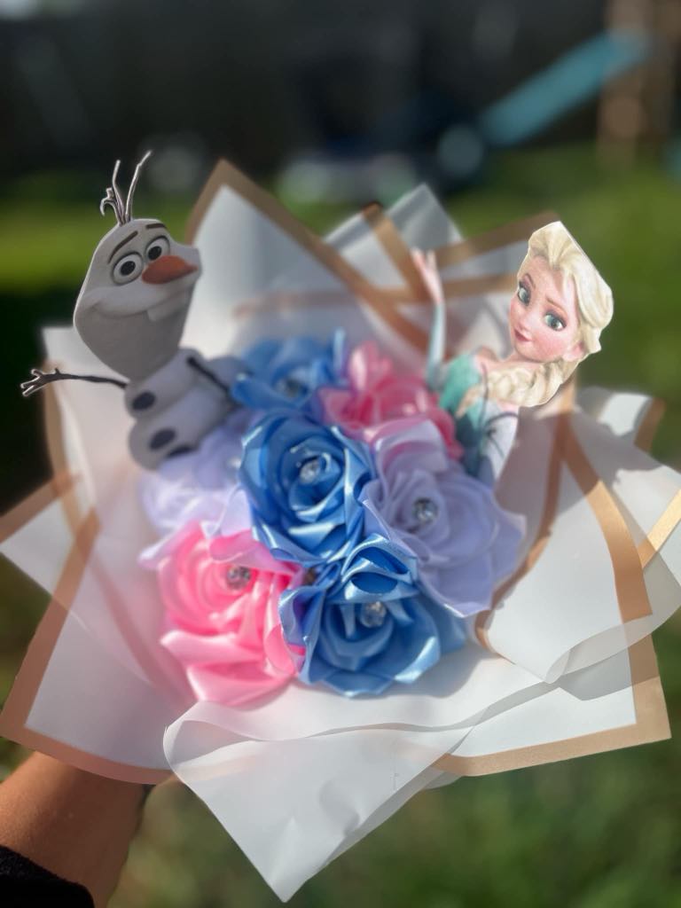 7 Eternal Roses