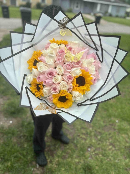 50 ct Mixed roses With sunflowers